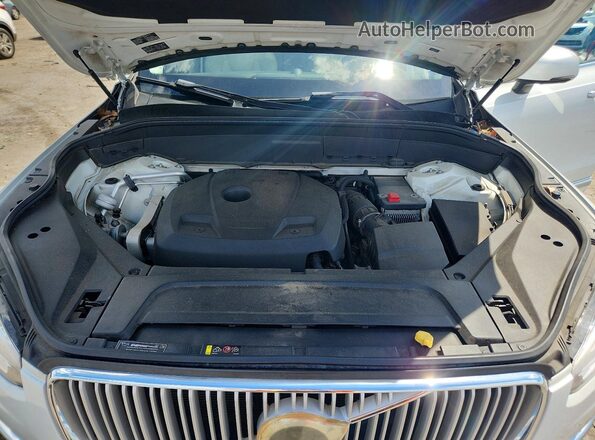 YV4A22PL5H1167404 2017 VOLVO XC90 White Engine compartment view