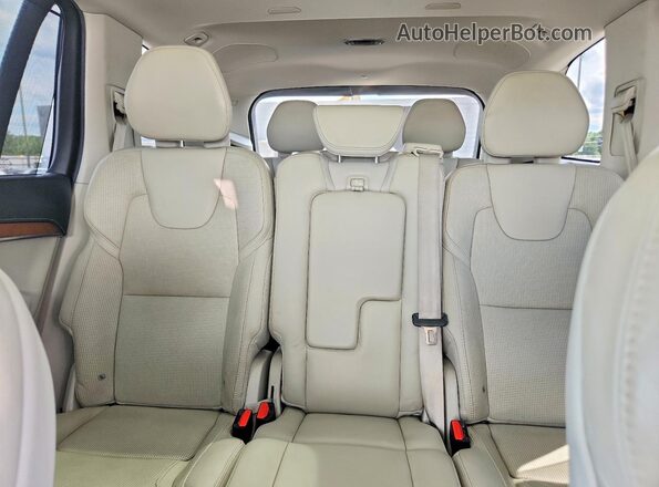 YV4A22PL5H1167404 2017 VOLVO XC90 White Rear seats view