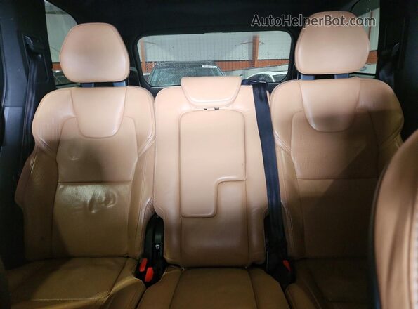 YV4A22PL5K1502975 2019 VOLVO XC90 White Rear seats view