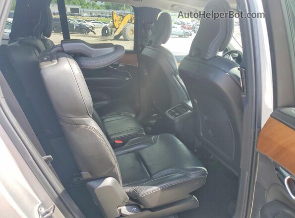 YV4A22PL6K1477567 2019 VOLVO XC90 Silver Vista interior trasera