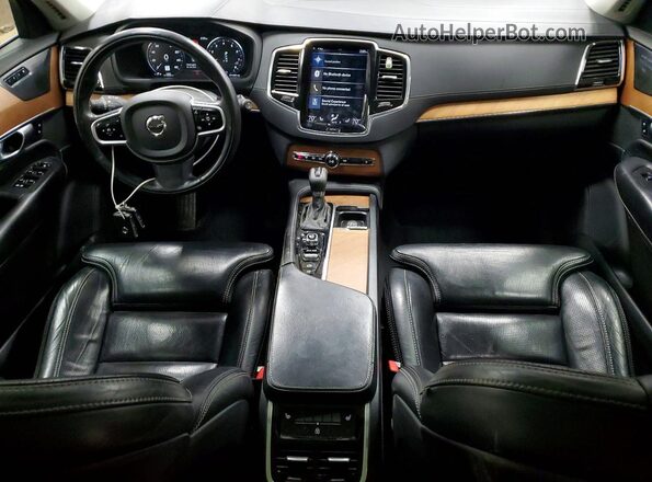YV4A22PL9K1441369 2019 VOLVO XC90 Серебряный Вид панели приборов