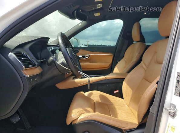 YV4A22PL9K1445874 2019 VOLVO XC90 White Front interior view