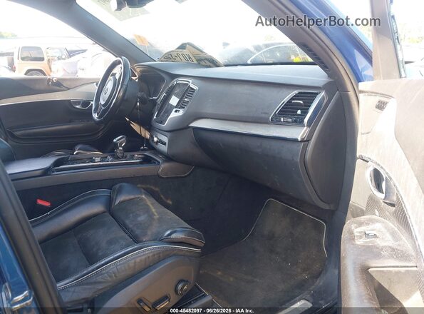 YV4A22PM7J1321092 2018 VOLVO XC90 Blue Front interior view
