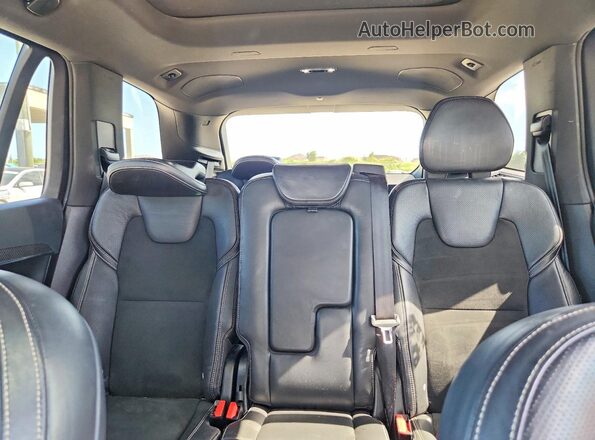 YV4A22PMXH1169948 2017 VOLVO XC90 Silver Vista de los asientos traseros
