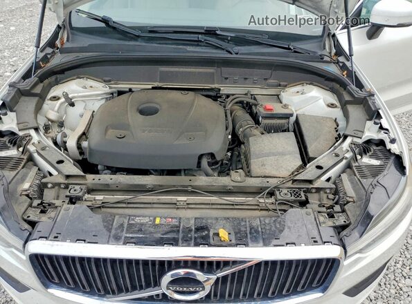 YV4A22RKXM1777054 2021 VOLVO XC60 White Engine compartment view