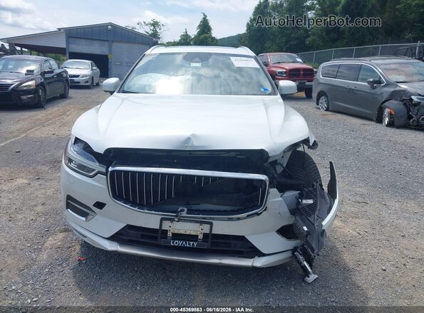 YV4A22RL4J1049086 2018 VOLVO XC60 White Vista interior trasera