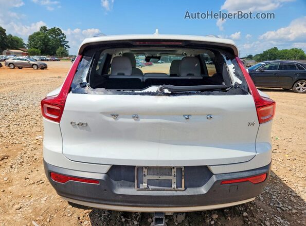 YV4AC2HK2L2209260 2020 VOLVO XC40 Белый Вид сзади