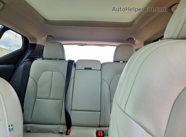 YV4AC2HK2L2209260 2020 VOLVO XC40 Белый Вид задних сидений
