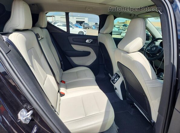 YV4AC2HK5M2431244 2021 VOLVO XC40 Black Rear seats view
