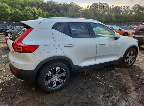 YV4AC2HL0K2061617 2019 VOLVO XC40 White Rear right