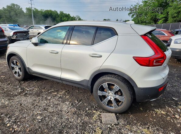 YV4AC2HL0K2061617 2019 VOLVO XC40 White Rear left