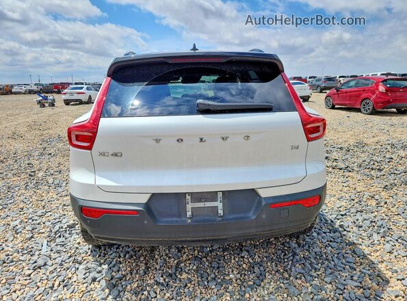 YV4AC2HM2M2542559 2021 VOLVO XC40 White უკანა ხედი