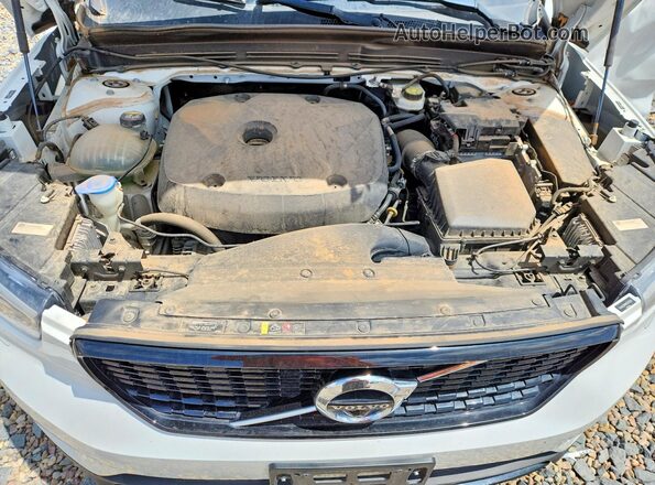 YV4AC2HM2M2542559 2021 VOLVO XC40 White ძრავის განყოფილების ხედი