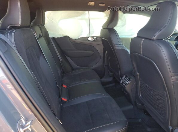 YV4AC2HM5N2780519 2022 VOLVO XC40 Синий Вид задней части салона