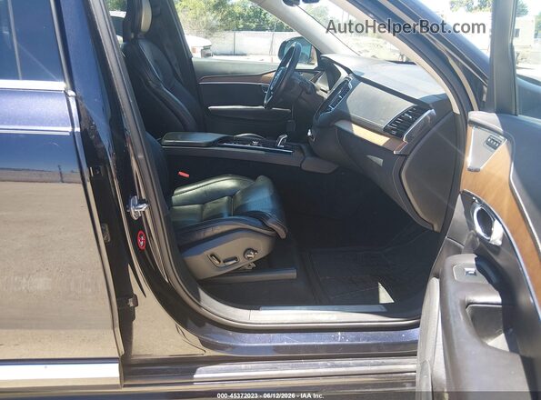 YV4BC0PL1H1126810 2017 VOLVO XC90 HYBRID Purple Вид салону спереду