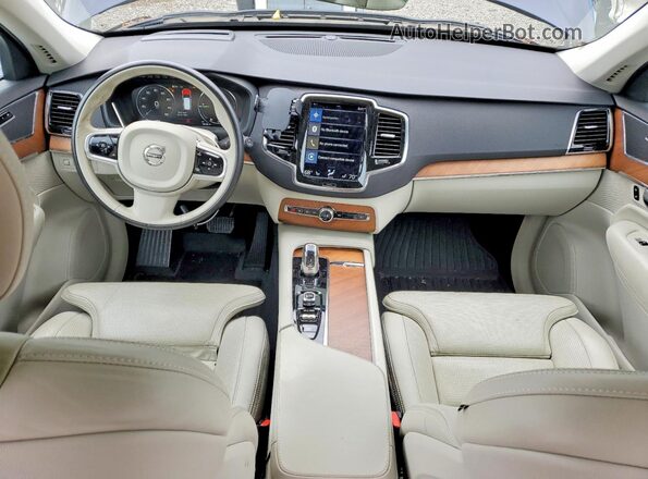 YV4BC0PL7H1170987 2017 VOLVO XC90 Black Dashboard view