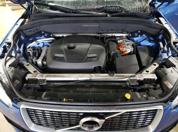 YV4BC0PM1H1150789 2017 VOLVO XC90 Blue Engine compartment view