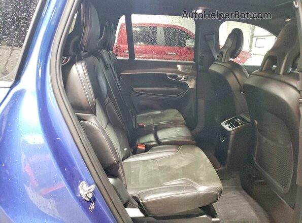 YV4BC0PM1H1150789 2017 VOLVO XC90 Blue Rear interior view