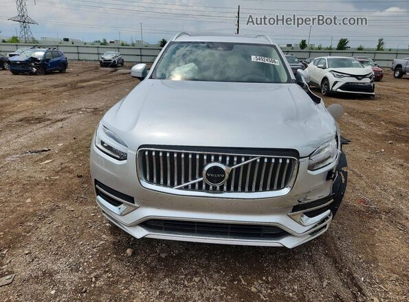 YV4BR00L5M1703230 2021 VOLVO XC90 Silver Widok z przodu