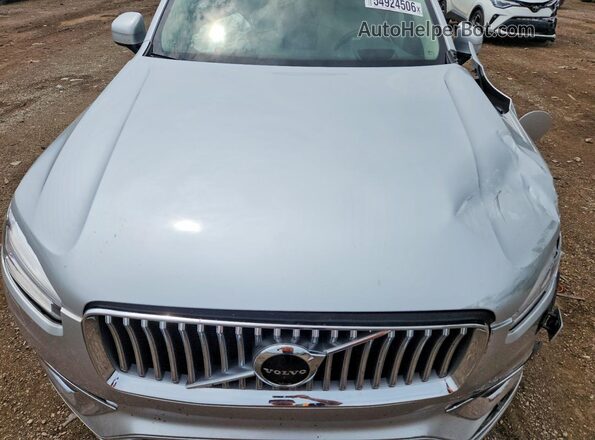 YV4BR00L5M1703230 2021 VOLVO XC90 Silver Widok wnętrza z tyłu