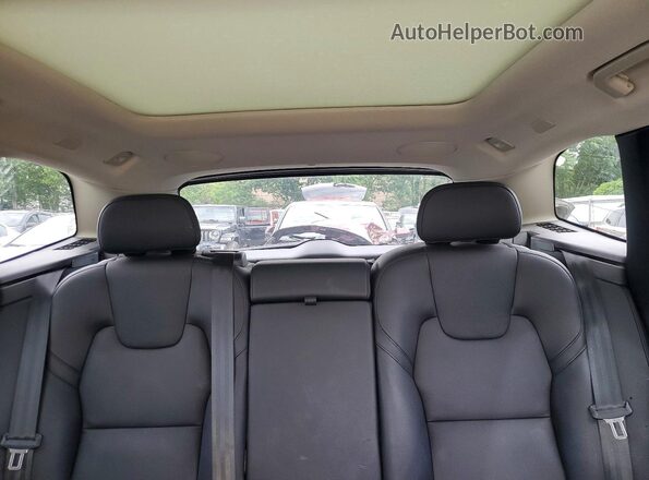 YV4BR0DZ1N1997306 2022 VOLVO XC60 White 