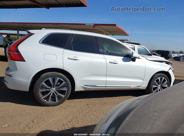 YV4BR0DZ8N1997660 2022 VOLVO XC60 RECHARGE PLUG-IN HYBRID Белый Вид задней части салона