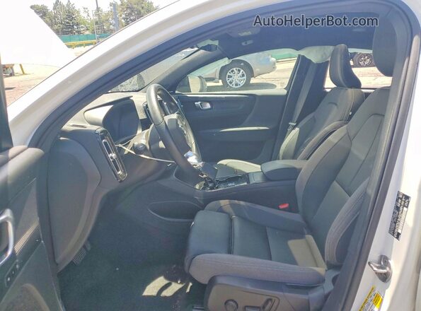 YV4ED3GK4P2047224 2023 VOLVO C40 White წინა სალონის ხედი