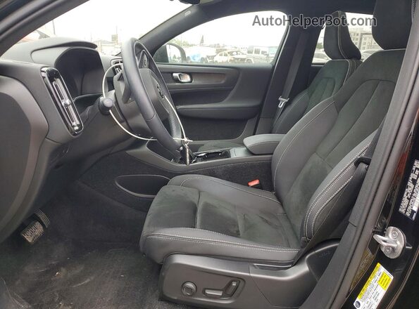 YV4ED3GL1P2029546 2023 VOLVO C40 Черный Вид салона спереди
