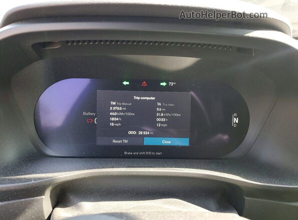 YV4ED3GL3P2035879 2023 VOLVO C40 Gray Instrument cluster view