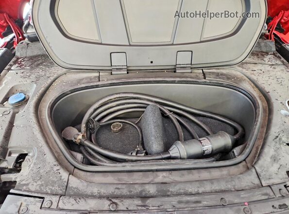 YV4ED3GM9P2044756 2023 VOLVO C40 Red Vista del compartimento del motor