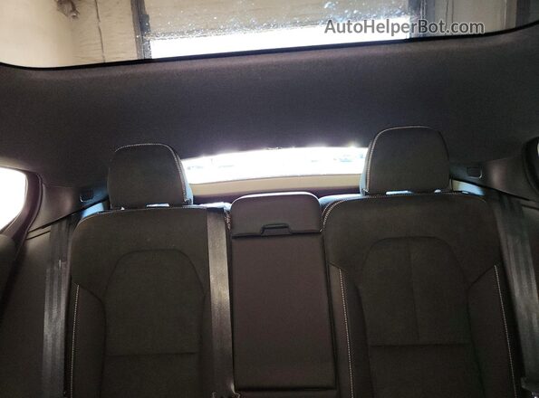 YV4ED3GM9P2044756 2023 VOLVO C40 Red Vista de los asientos traseros