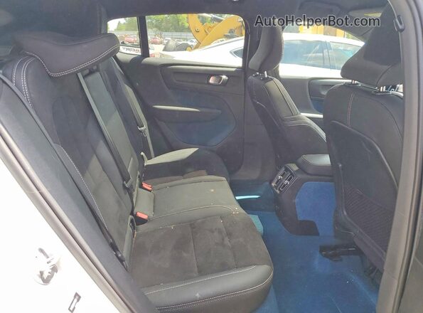 YV4ED3GMXP2061095 2023 VOLVO C40 White Вид задніх сидінь