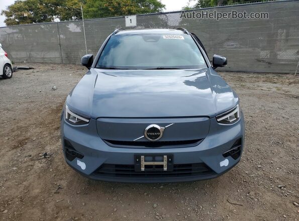 YV4ED3UL8P2076156 2023 VOLVO XC40 Gray Vista frontal