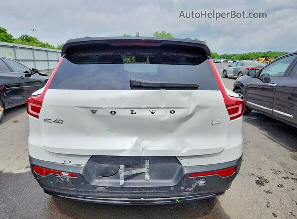 YV4ED3UMXP2023337 2023 VOLVO XC40 White უკანა ხედი