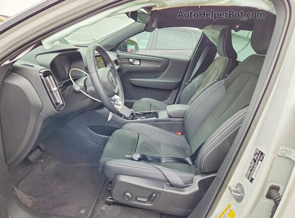 YV4ED3UMXP2023337 2023 VOLVO XC40 White წინა სალონის ხედი