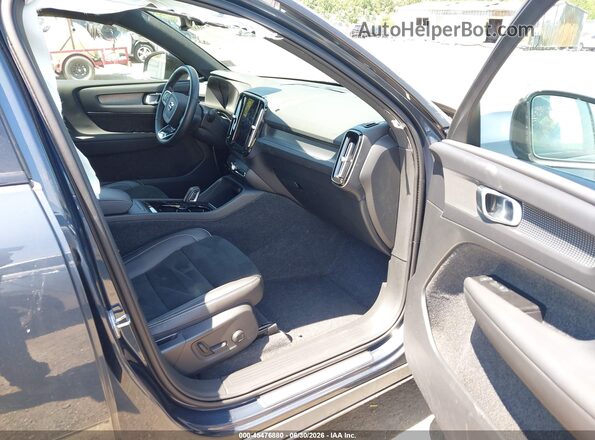 YV4ED3UR3N2705159 2022 VOLVO XC40 RECHARGE PURE ELECTRIC Navy Սալոնի դիմացի տեսք