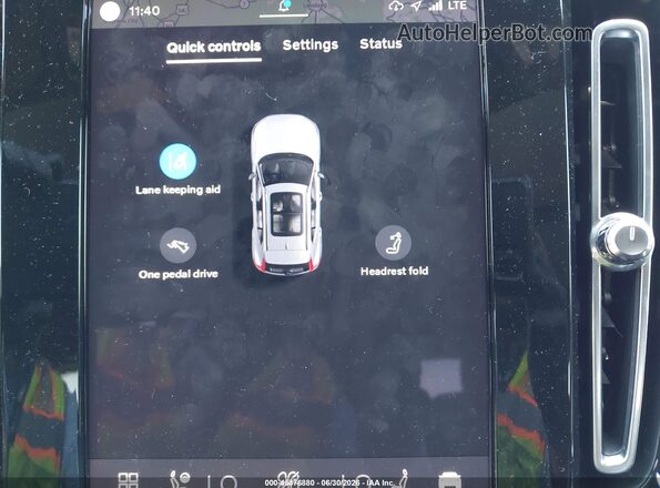 YV4ED3UR3N2705159 2022 VOLVO XC40 RECHARGE PURE ELECTRIC Navy 