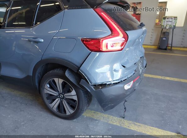 YV4ED3UW2P2074607 2023 VOLVO XC40 RECHARGE PURE ELECTRIC Серый Вид спереди