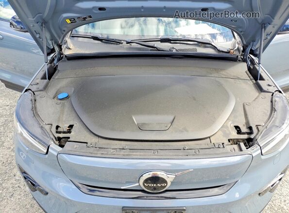 YV4ED3UW4P2958094 2023 VOLVO XC40 Blue ძრავის განყოფილების ხედი