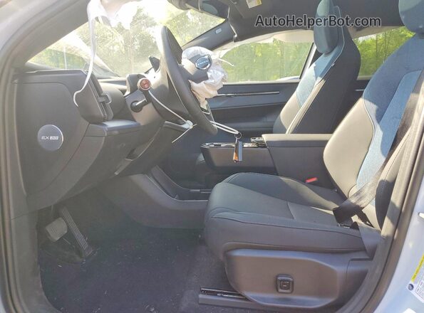 YV4EK3ZK4SS151000 2025 VOLVO EX30 Blue Vista interior delantera