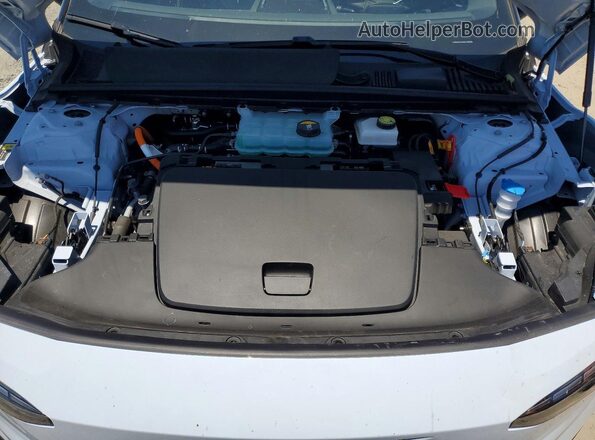 YV4EK3ZL0SS156588 2025 VOLVO EX30 White Vista interior trasera