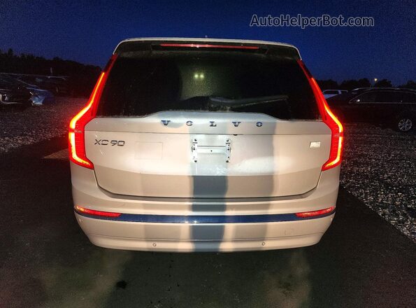 YV4H600N1P1937082 2023 VOLVO XC90 Silver Հետևի տեսք