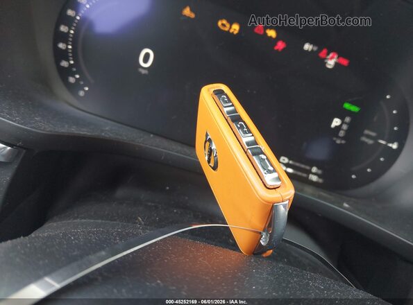 YV4H60DL0R1915053 2024 VOLVO XC60 RECHARGE PLUG-IN HYBRID Dark Blue Вид панели приборов
