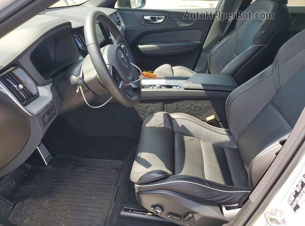 YV4H60DM9N1042065 2022 VOLVO XC60 White 