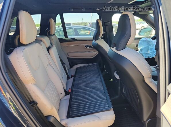 YV4H60PB5S1380567 2025 VOLVO XC90 Blue Vista interior trasera