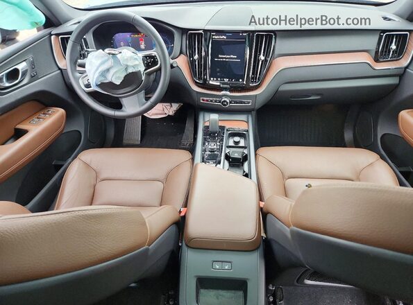 YV4H60RC4S1008191 2025 VOLVO XC60 Black Առջևի վահանակի տեսք