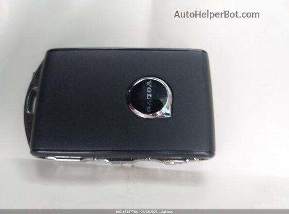 YV4H60RC9T1432953 2026 VOLVO XC60 PLUG-IN HYBRID Dark Blue Առջևի վահանակի տեսք