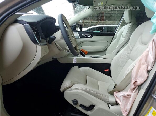 YV4H60RM2S1067619 2025 VOLVO XC60 Tan წინა სალონის ხედი