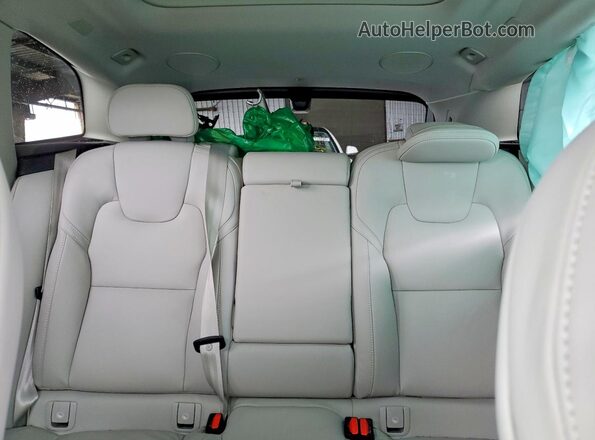 YV4H60RM2S1067619 2025 VOLVO XC60 Tan უკანა სავარძლების ხედი