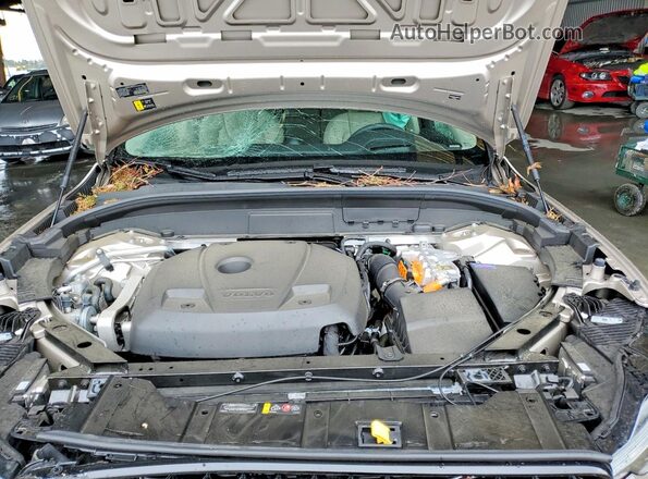 YV4H60RM2S1067619 2025 VOLVO XC60 Tan ძრავის განყოფილების ხედი